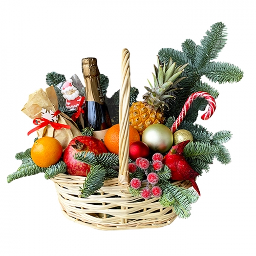 Новогодняя композиция в корзине "Гранат"